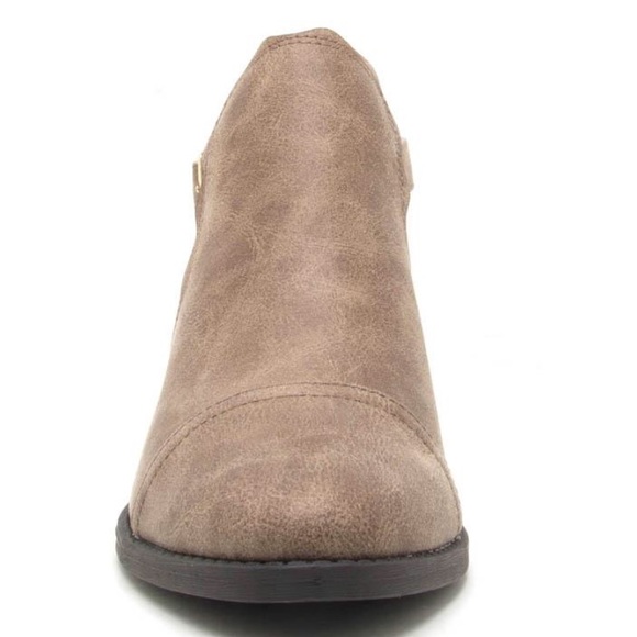 1 left! Qupid Sochi distressed low taupe booties - Picture 4 of 4